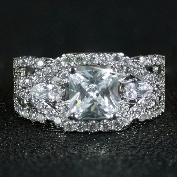 *NEW 18K White Gold Princess Cut Diamond 3PC Ring - Picture 11 of 15